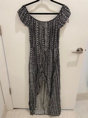 NWT Black & White Patterned Off-Shoulder Maxi Dress/Romper